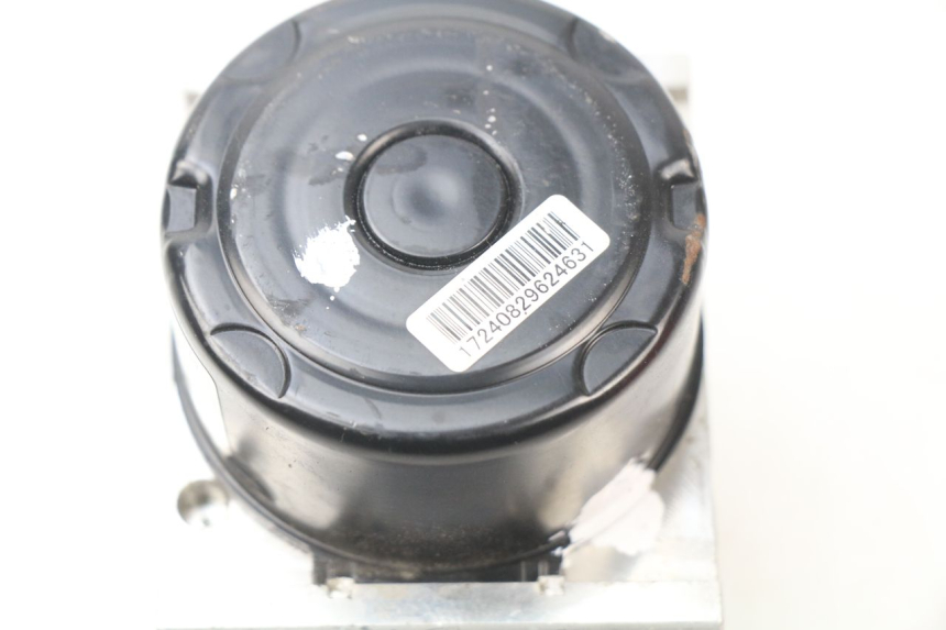 photo de POMPE ABS  PIAGGIO VESPA GTS SUPER IE 125 (2009 - 2016) - Gros plan technique