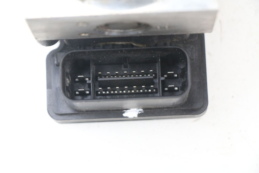 photo de POMPE ABS  PIAGGIO VESPA GTS SUPER IE 125 (2009 - 2016) - Vue d’ensemble