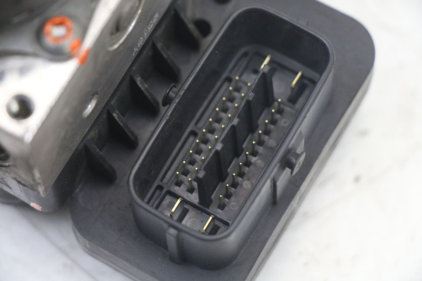 photo de POMPE ABS YAMAHA X-MAX XMAX ABS 250 (2010 - 2012) - Vue d’ensemble