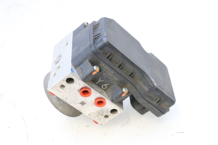 photo de POMPE ABS YAMAHA X-MAX XMAX 125 (2010 - 2013) - Gros plan technique