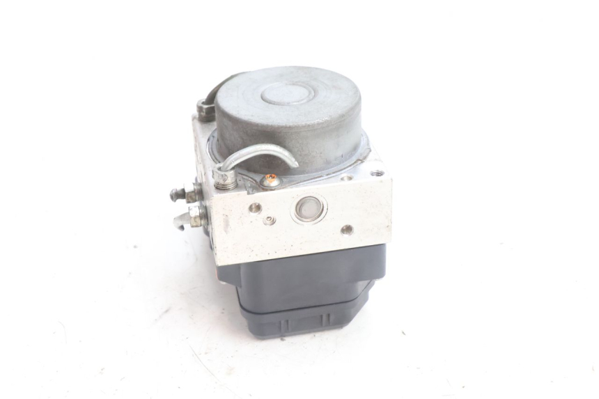 photo de POMPE ABS YAMAHA X-MAX XMAX 125 (2010 - 2013) - Points de fixation