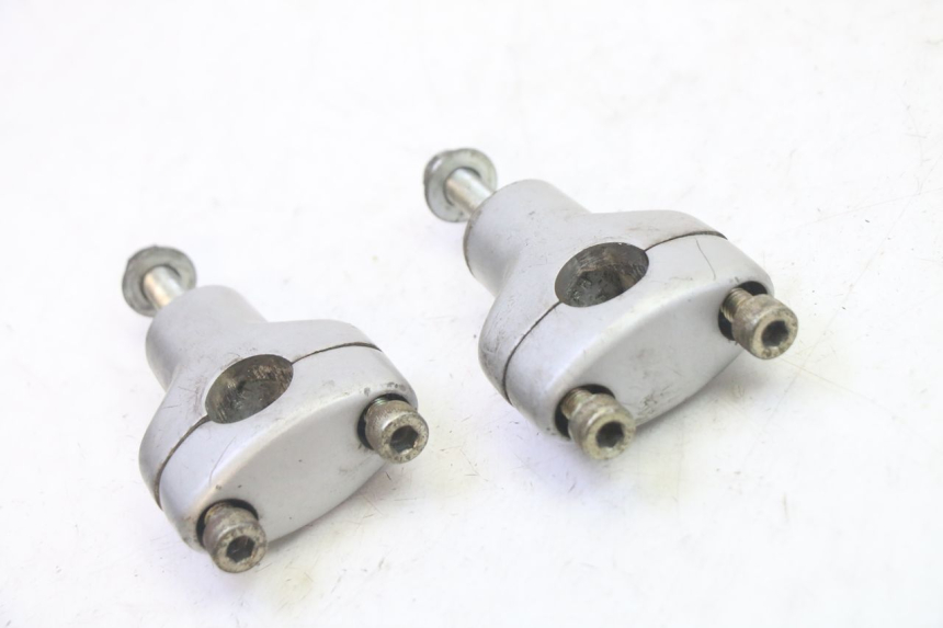 photo de PONTET DE GUIDON HYOSUNG GV AQUILA 125 (2000 - 2004)