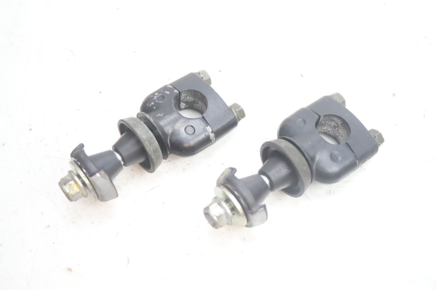 photo de PONTET DE GUIDON SUZUKI DR S 600 (1985 - 1989) - Vue principale