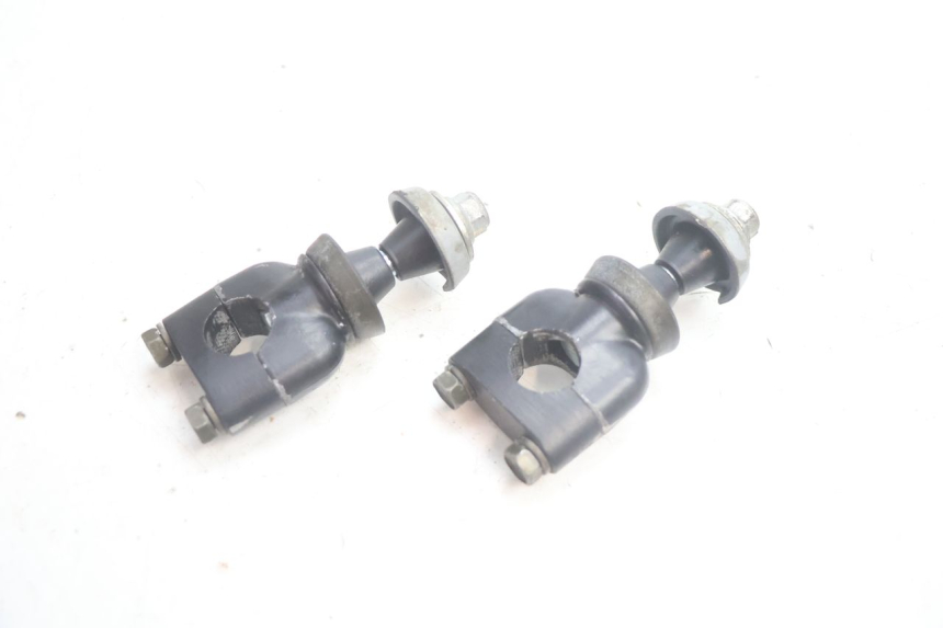 photo de PONTET DE GUIDON SUZUKI DR S 600 (1985 - 1989) - Autre angle de vue