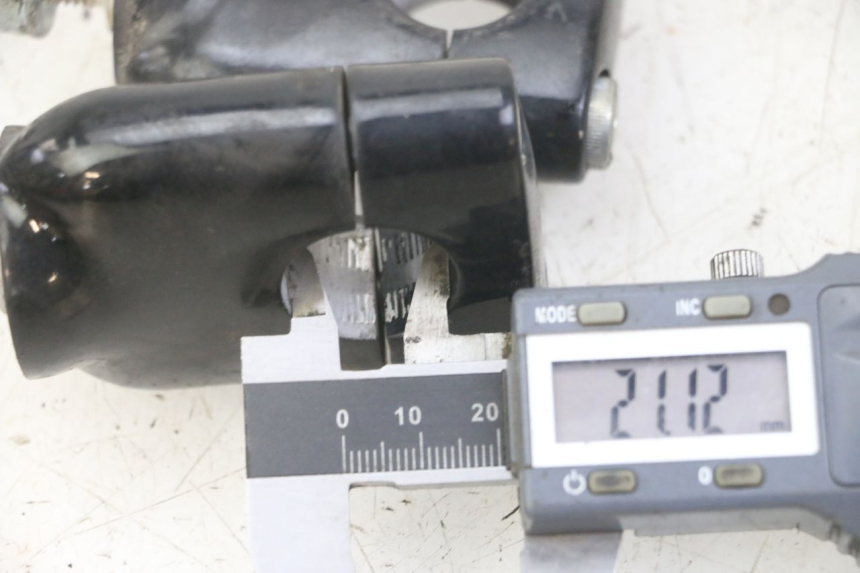 photo de PONTET DE GUIDON HONDA FORZA ABS 300 (2013 - 2019)