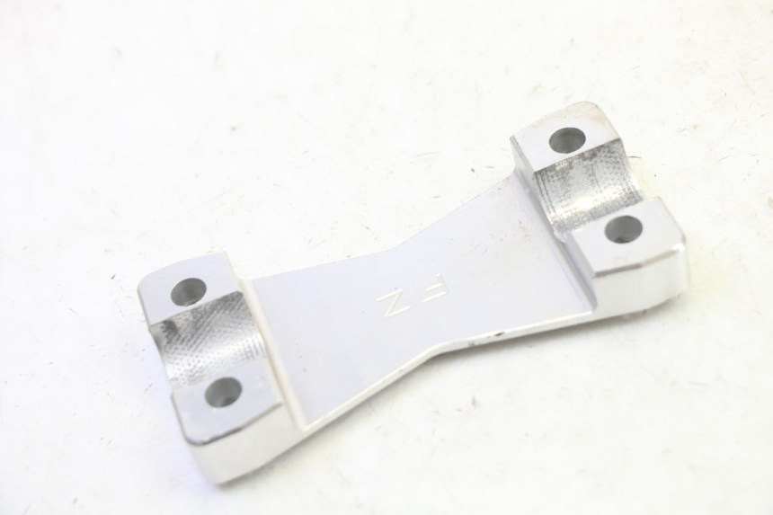 photo de PONTET DE GUIDON YAMAHA FZ6 N FAZER 600 (2004 - 2006)