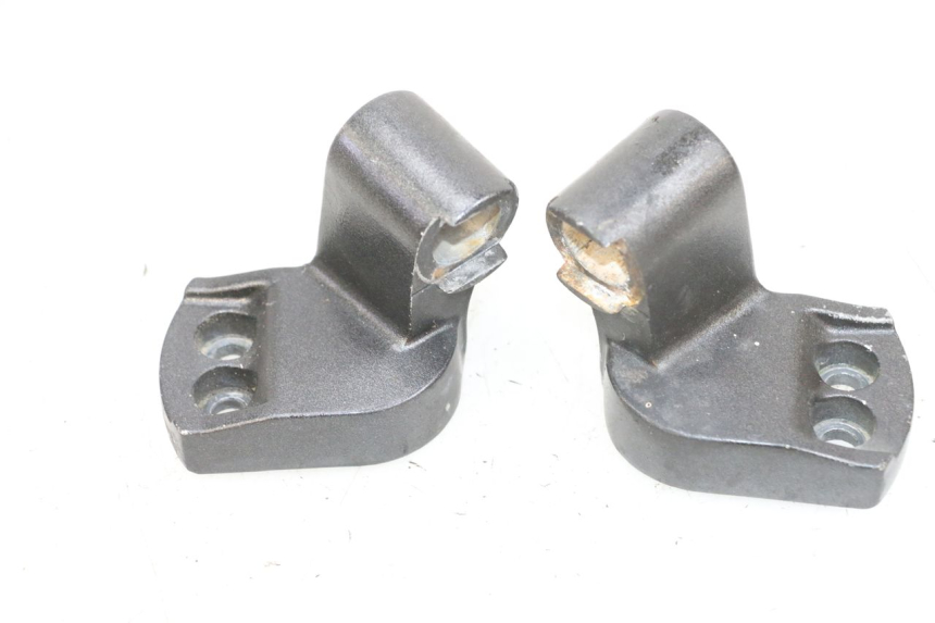 photo de PONTET DE GUIDON KAWASAKI GPX R WARBIRD 600 (1988 - 1993) - Détail de la pièce