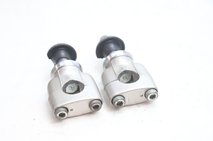 photo de PONTET DE GUIDON SUZUKI GSF N BANDIT 1200 (2001 - 2005) - Zoom état d’usage
