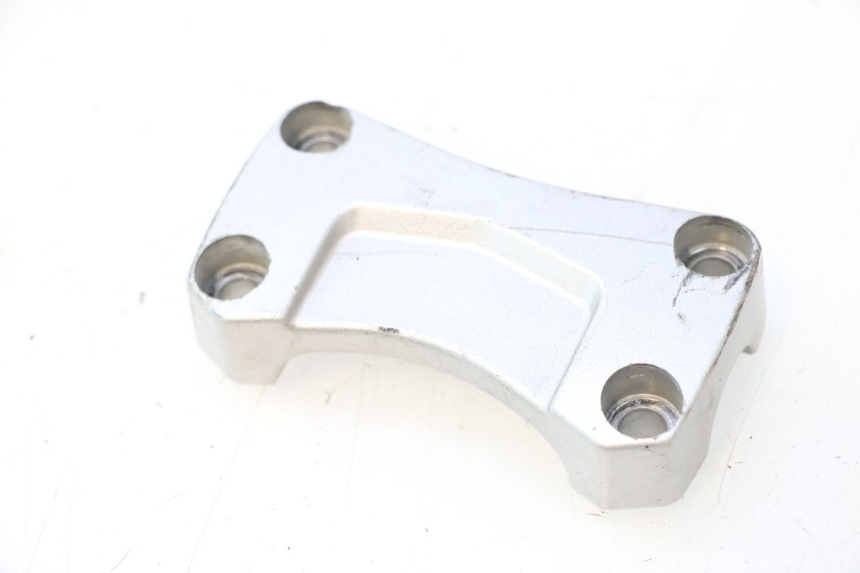 photo de PONTET DE GUIDON SUZUKI GSR 600 (2005 - 2012) - Zoom état d’usage