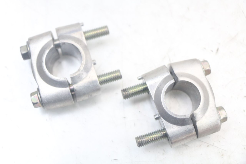 photo de PONTET DE GUIDON YAMAHA XMAX X-MAX ABS 125 (2017 - 2020)