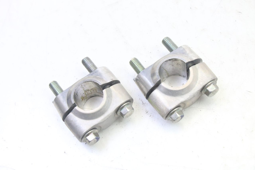 photo de PONTET DE GUIDON YAMAHA XMAX X-MAX 125 (2021 - 2025) - Détail de la pièce