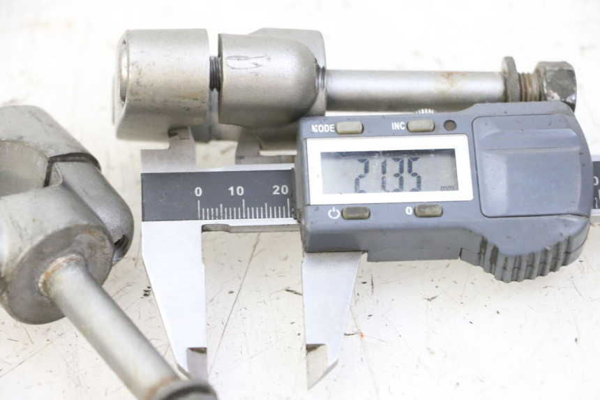 photo de PONTET DE GUIDON YAMAHA XJN DIVERSION 600 (2000 - 2003)
