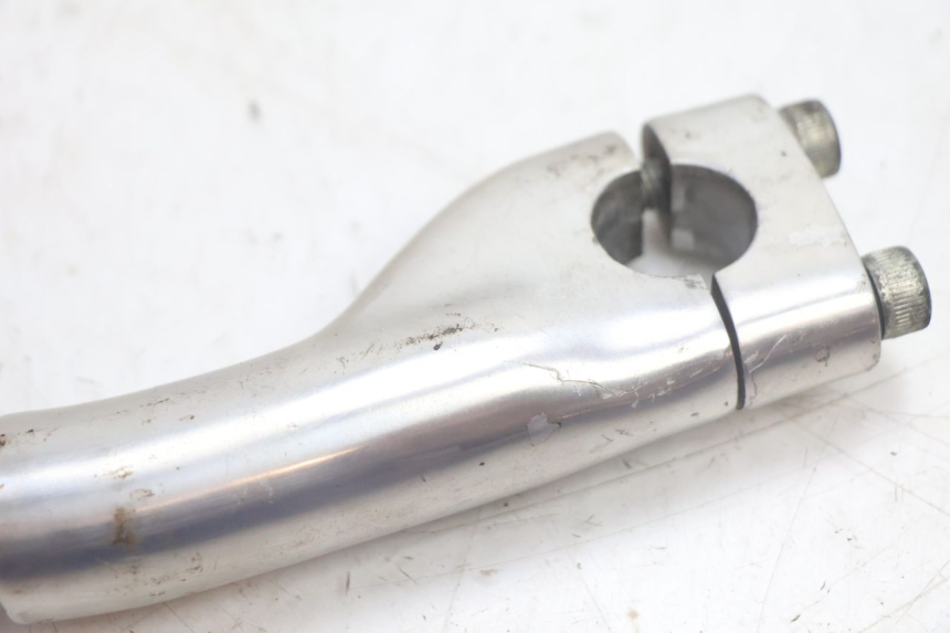 photo de PONTET DE GUIDON YAMAHA XV VIRAGO 535 (1988 - 2004) - Vue rapprochée