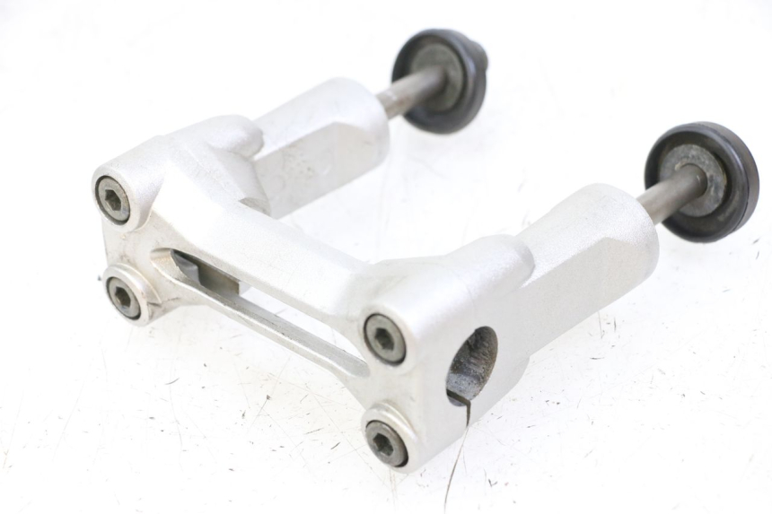 photo de PONTET DE GUIDON YAMAHA FZ1 FAZER 1000 (2007 - 2009)
