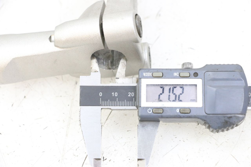 photo de PONTET DE GUIDON YAMAHA FZ1 FAZER 1000 (2007 - 2009)