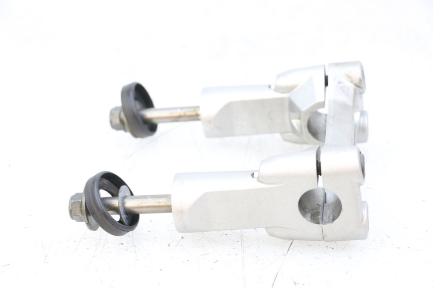 photo de PONTET DE GUIDON YAMAHA FZ1 FAZER 1000 (2007 - 2009)