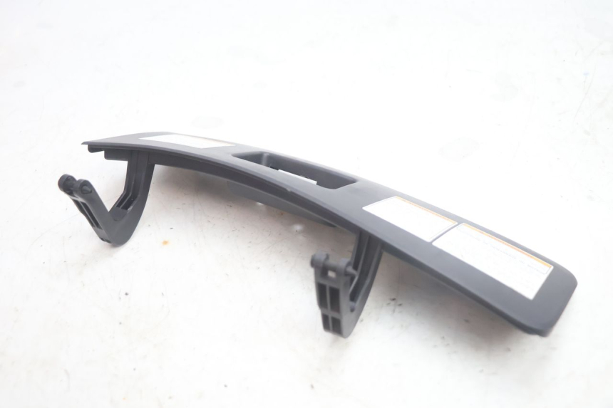photo de PORTE BOITE A GANTS SUZUKI BURGMAN EXECUTIVE ABS 650 (2006 - 2012) - Détail de la pièce