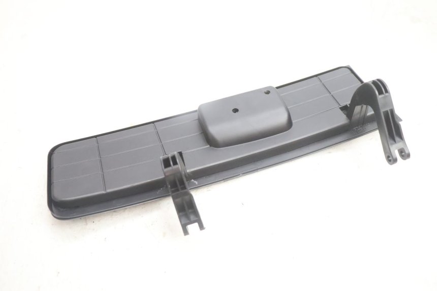 photo de PORTE BOITE A GANTS SUZUKI BURGMAN EXECUTIVE ABS 650 (2006 - 2012) - Autre angle de vue