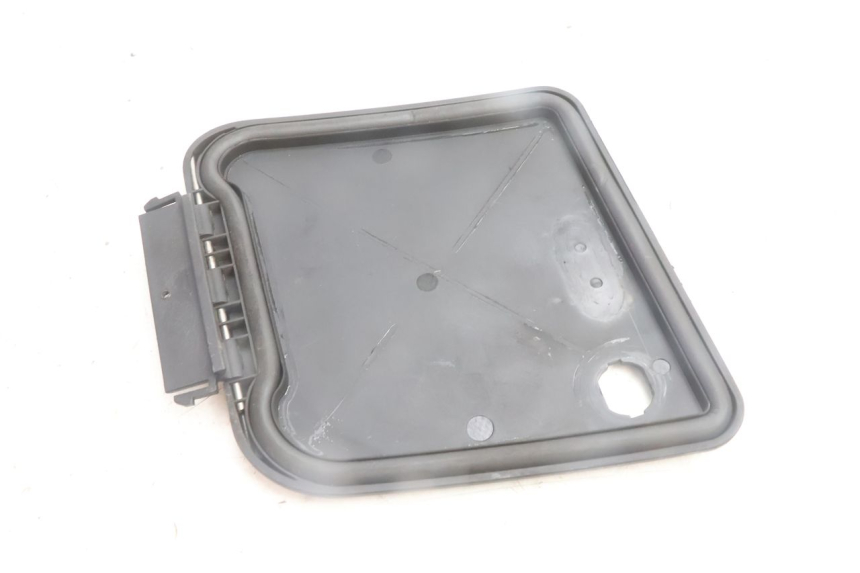 photo de PORTE BOITE A GANTS BMW C1 125 (2000 - 2003) - Gros plan technique