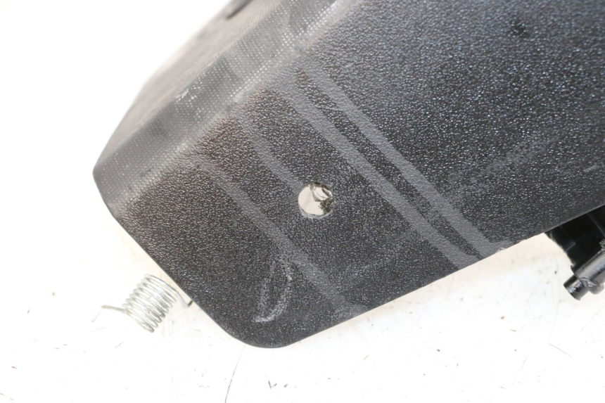 photo de PORTE BOITE A GANTS KYMCO DINK STREET 125 (2009 - 2014)