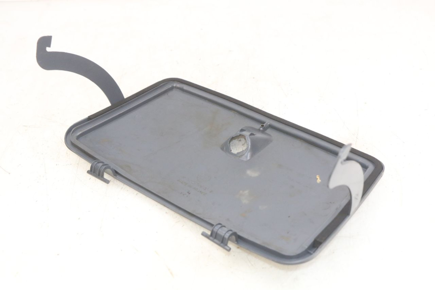 photo de PORTE BOITE A GANTS PEUGEOT SV 125 (1991 - 1994)
