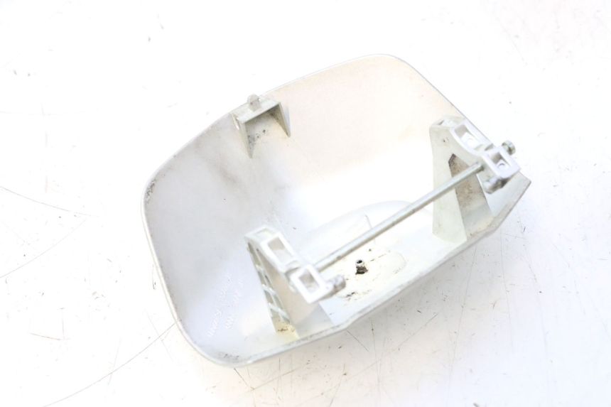 photo de PORTE BOITE A GANTS PEUGEOT SATELIS 125 (2013 - 2018) - Autre angle de vue
