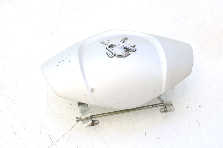 photo de PORTE BOITE A GANTS PEUGEOT SATELIS 125 (2013 - 2018) - État de surface