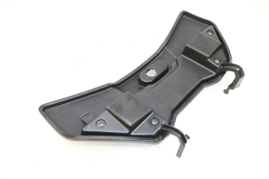 photo de PORTE BOITE A GANTS YAMAHA X-MAX XMAX 125 (2010 - 2013) - Zoom état d’usage