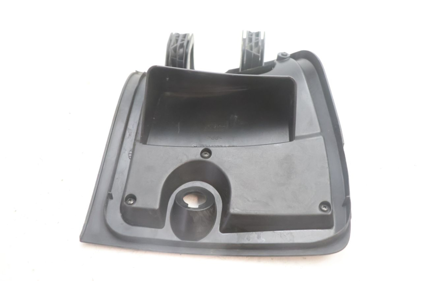 photo de PORTE BOITE A GANTS YAMAHA XMAX X-MAX 125 (2006 - 2009) - Points de fixation