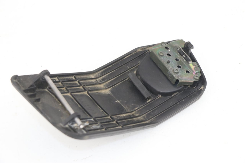 photo de PORTE BOITE A GANTS YAMAHA CYGNUS X 125 (2004 - 2007)