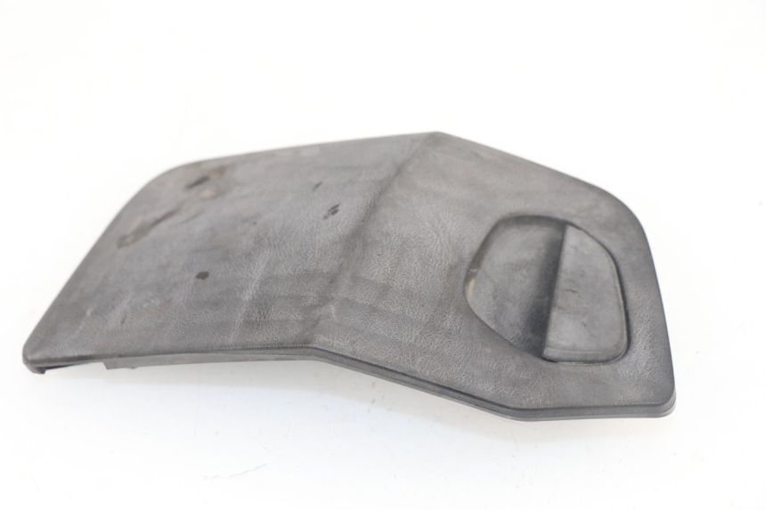 photo de PORTE BOITE A GANTS YAMAHA CYGNUS X 125 (2004 - 2007)