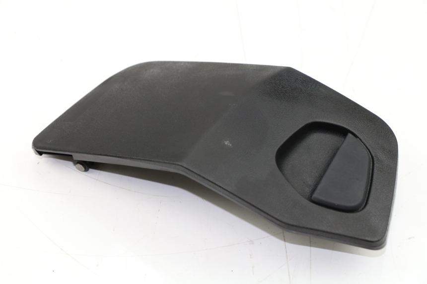 photo de PORTE BOITE A GANTS YAMAHA CYGNUS X 125 (2004 - 2007)