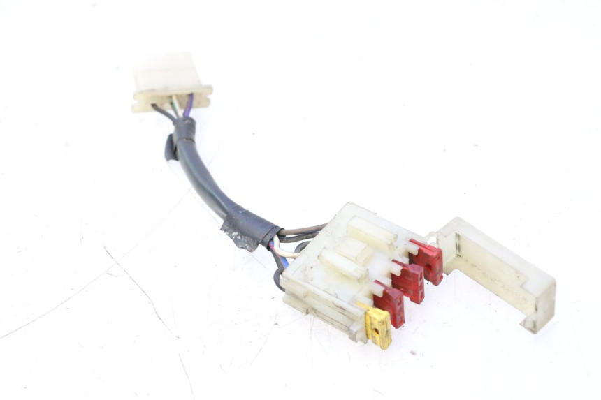 photo de PORTE FUSIBLE CF MOTO E-CHARM 125 (2005 - 2008) - Gros plan technique