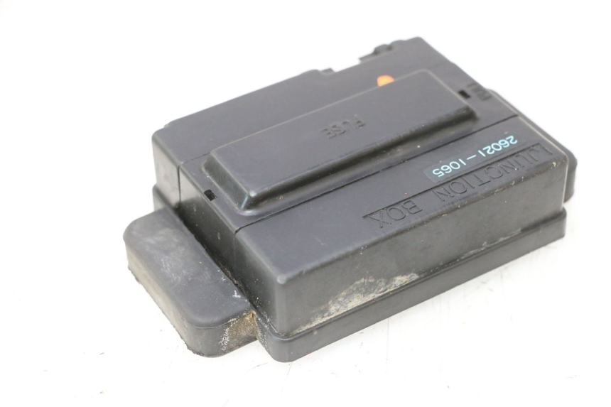 photo de PORTE FUSIBLE KAWASAKI GPX F ZX750F 750 (1986 - 1990) - Gros plan technique