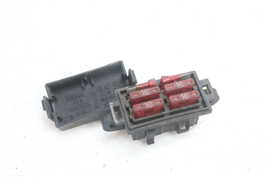 photo de PORTE FUSIBLE SUZUKI GSX F GSXF 750 (1988 - 1998) - Détail de la pièce