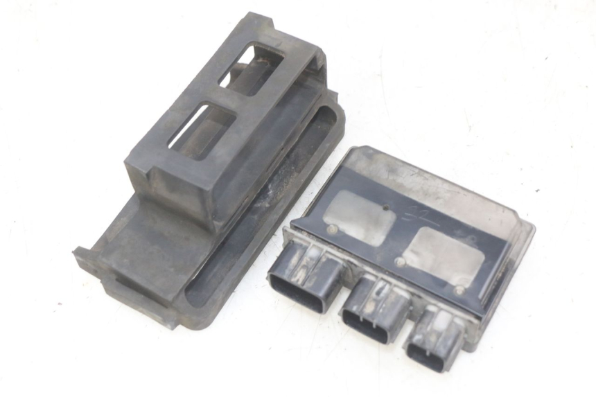 photo de PORTE FUSIBLE KAWASAKI Z 750 (2007 - 2013)
