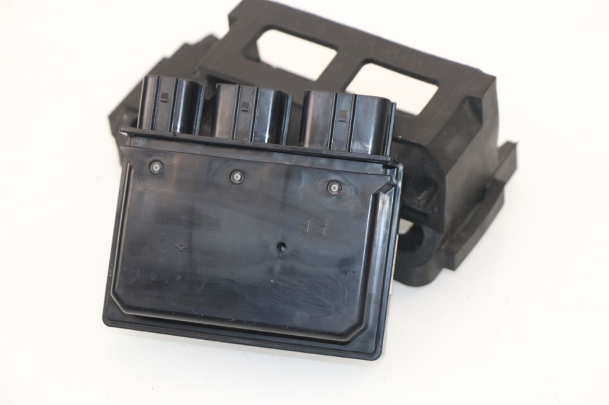 photo de PORTE FUSIBLE KAWASAKI Z800 Z ABS 800 (2013 - 2017)
