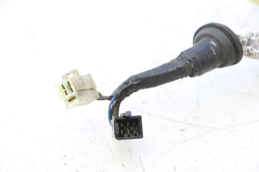 photo de PORTE FUSIBLE HONDA SH 125 (2001 - 2003) - Autre angle de vue