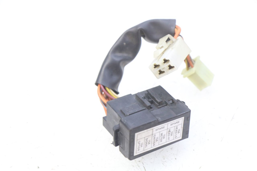 photo de PORTE FUSIBLE SUZUKI SIXTEEN 125 (2008 - 2010)