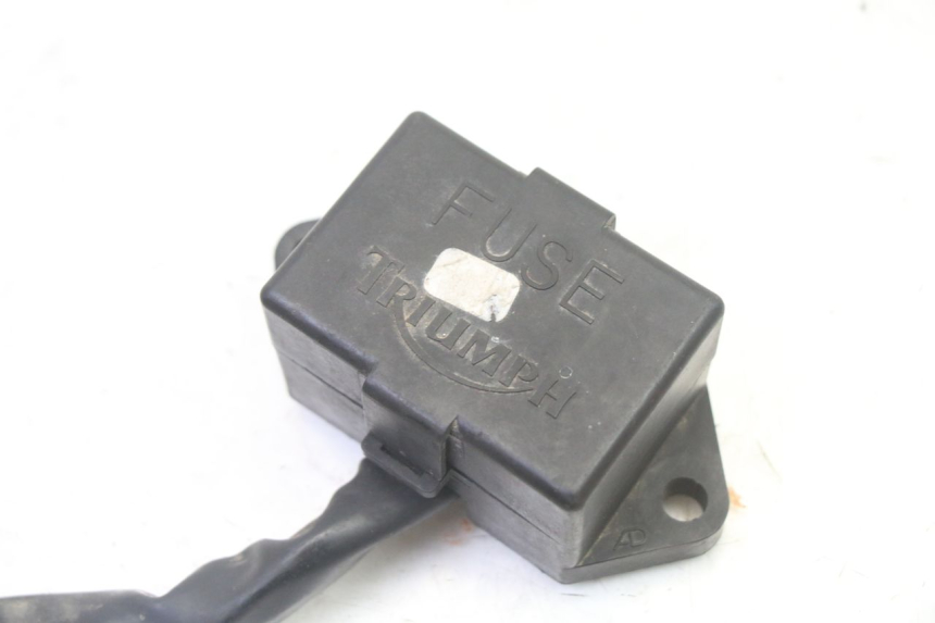 photo de PORTE FUSIBLE TRIUMPH SPRINT 900 (1995 - 1998)