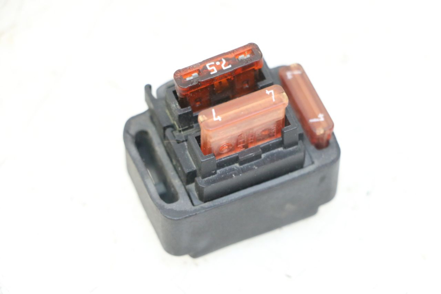 photo de PORTE FUSIBLE YAMAHA YP MAJESTY 125 (2007 - 2010)