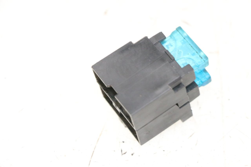 photo de PORTE FUSIBLE YAMAHA YP MAJESTY 125 (2002 - 2006)