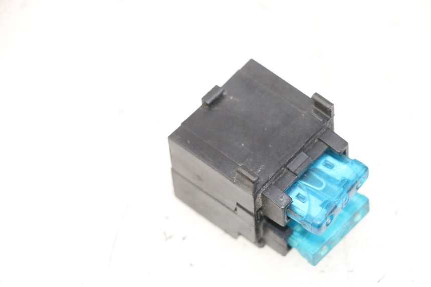 photo de PORTE FUSIBLE YAMAHA YP MAJESTY 125 (2002 - 2006)