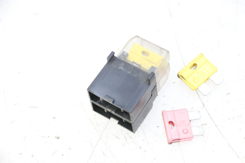 photo de PORTE FUSIBLE YAMAHA YP MAJESTY 125 (2007 - 2010)