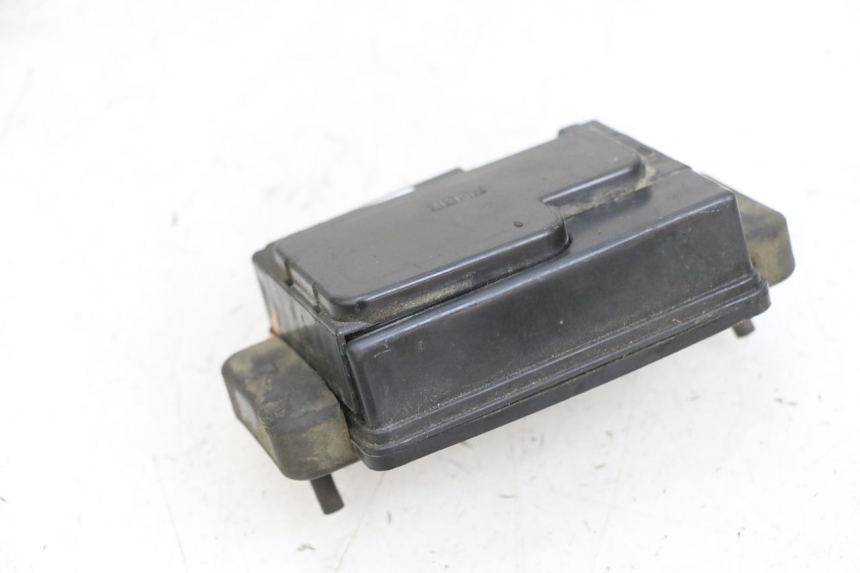 photo de PORTE FUSIBLE KAWASAKI ZR 7 750 (1999 - 2001) - Autre angle de vue