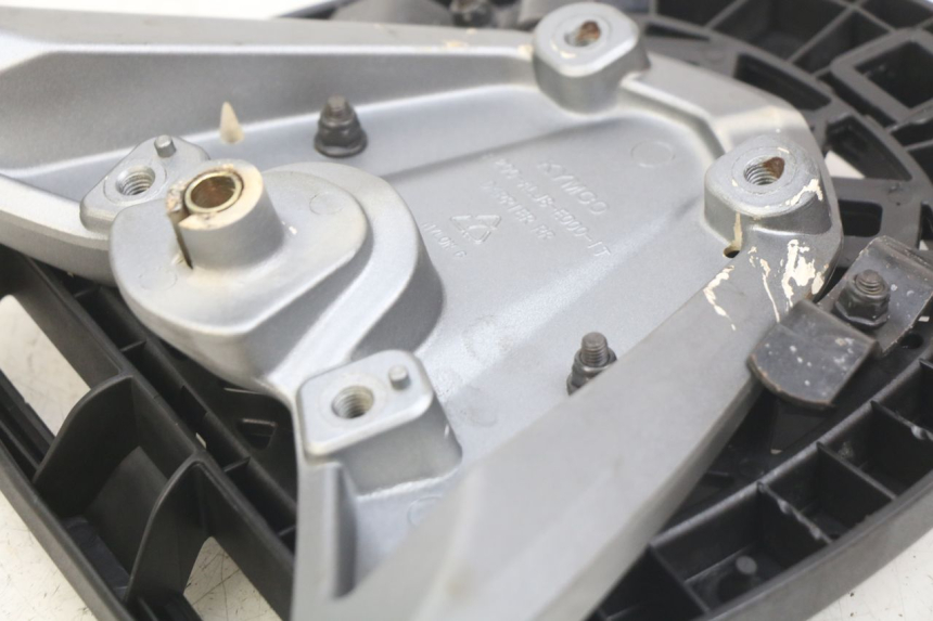 photo de PORTE PAQUET KYMCO AGILITY 16+ 4T 50 (2018 - 2023) - Gros plan technique