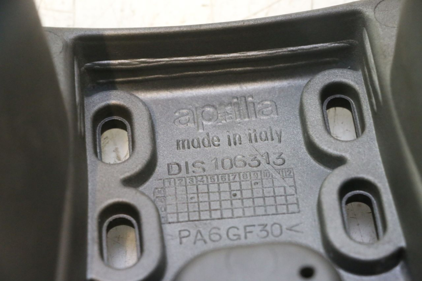 photo de PORTE PAQUET APRILIA ATLANTIC S 125 (2010 - 2013) - Zoom composants
