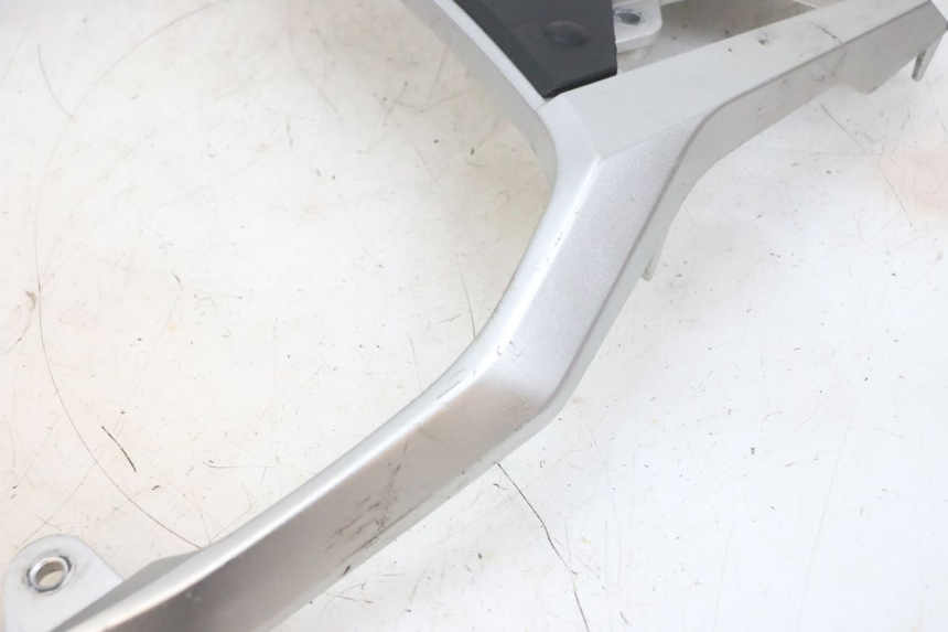 photo de PORTE PAQUET SUZUKI DL V STROM 1000 (2002 - 2007) - Gros plan technique