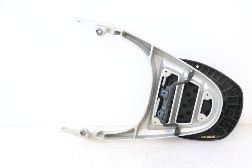 photo de PORTE PAQUET KYMCO LIKE 125 (2009 - 2016) - Détail de la pièce