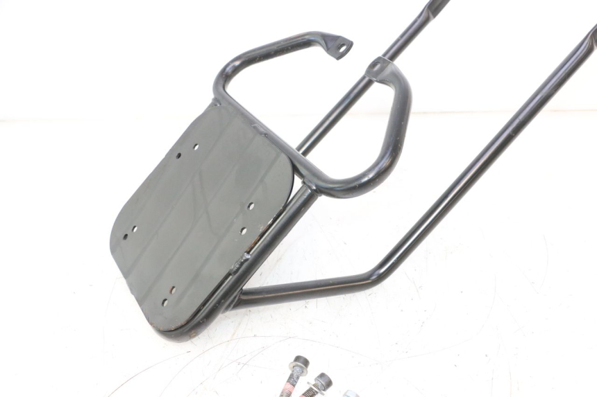 photo de PORTE PAQUET PEUGEOT LUDIX 50 (2008 - 2017) - Points de fixation